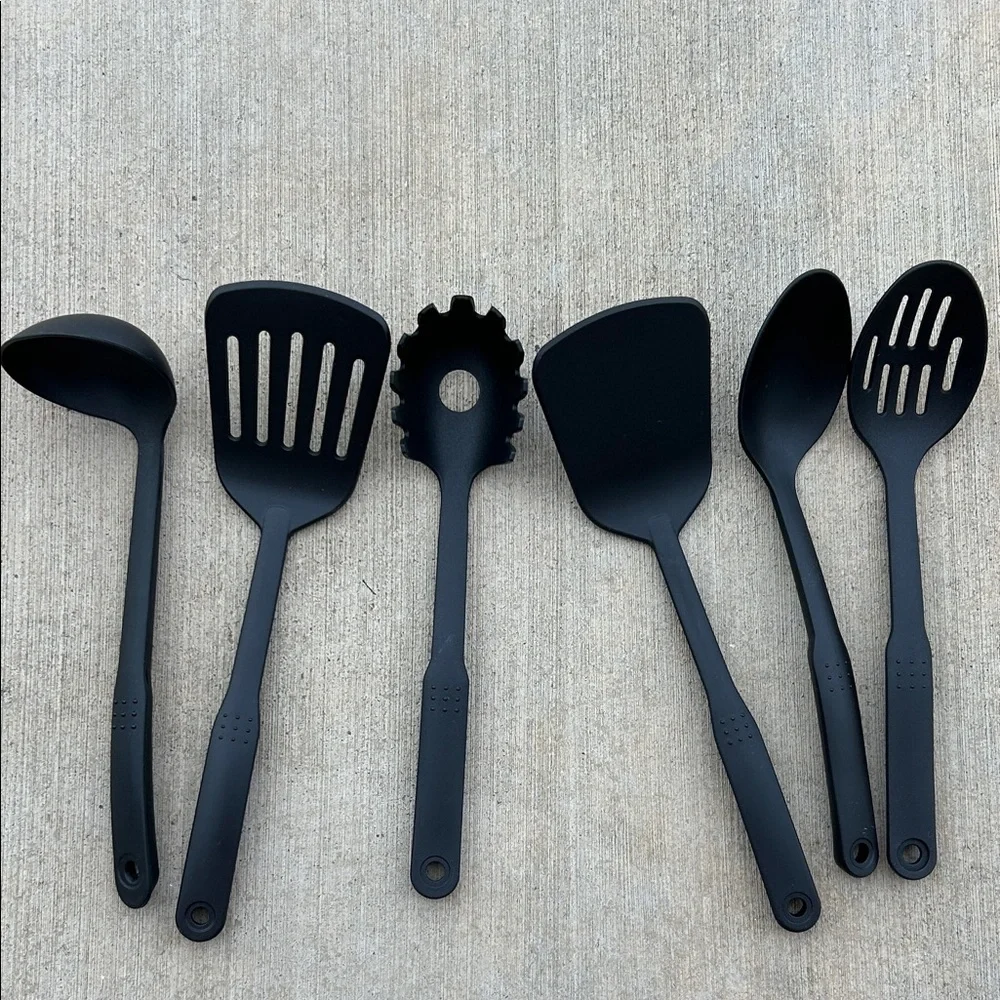 Black Serving Utensil Set